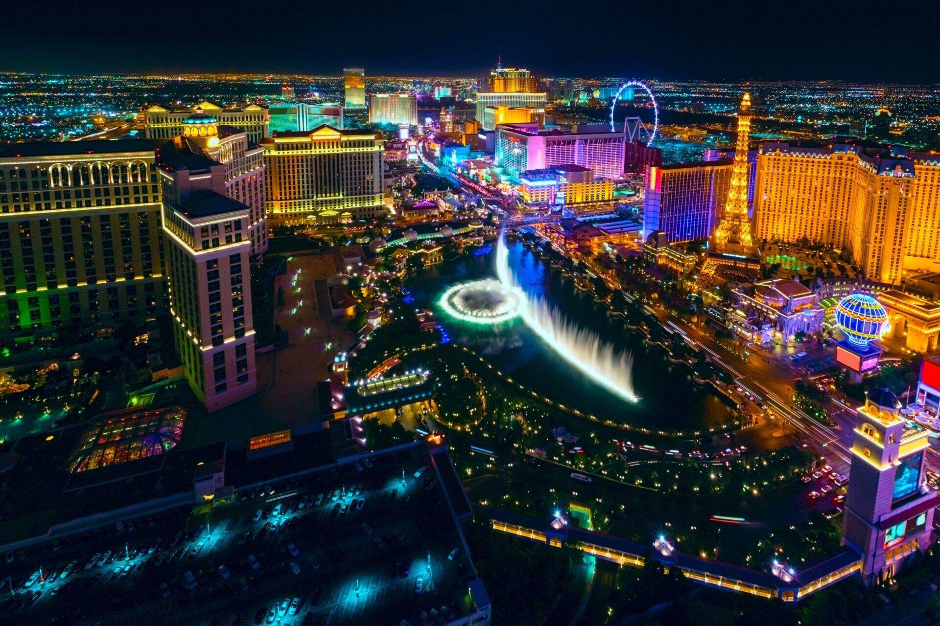 las-vegas-strip-as-seen-from-cosmopolitan-hotel-with-view-onto-hotel-casino
